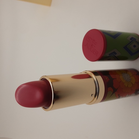 SALE New Estee Lauder Lip Bundle - New without Tags - Picture 15 of 16